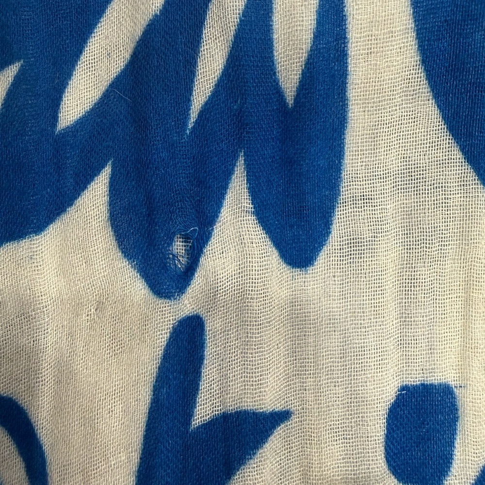 Velvet Blue and White Floral Puff-Sleeve Maxi Dress with Tiered Skirt - Picture 9 of 11